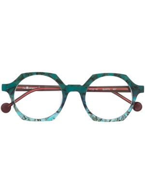 L.A. EYEWORKS EN Friendly Name - Vert