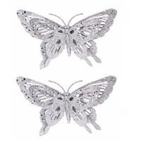 2x Kerstboom decoratie vlinder zilver 15 cm   -
