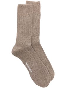 Norse Projects chaussettes à logo imprimé - Marron