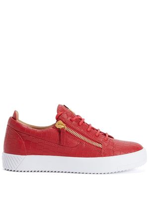 Giuseppe Zanotti baskets Nicki en cuir à effet peau de crocodile - Rouge