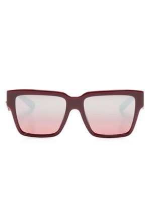 Dolce & Gabbana Eyewear lunettes de soleil rectangulaires à plaque logo - Rouge