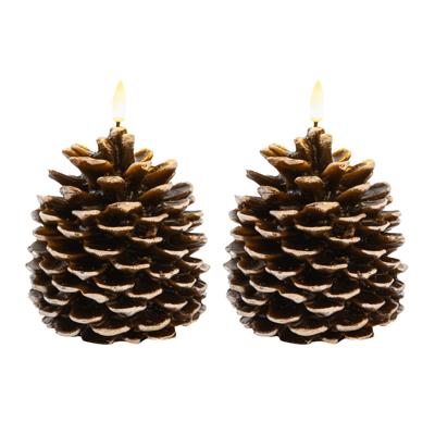 Anna's Collection LED dennenappel kaars - 2x - bruin - 12.5 x 10.5 cm - met timer