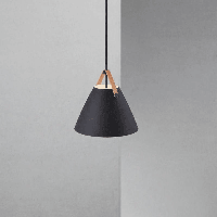 Grote zwarte hanglamp met leer 'Strap 27' DFTP 27 cm Grote zwarte hanglamp met leer 'Strap 27' DFTP 27 cm