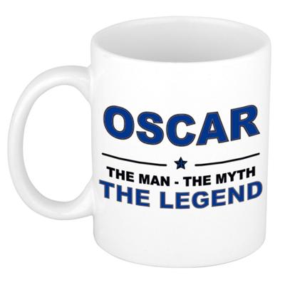 Oscar cadeau mok - man myth legend - naam koffiemok / beker - wit en blauw - 300 ml
