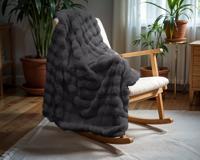 Primaviera Deluxe Pom Rabbit Fur plaid Antraciet 150 x 200 cm