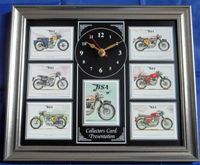 Zwarte Wandklok met een collage van BSA klassieke motorfietsen