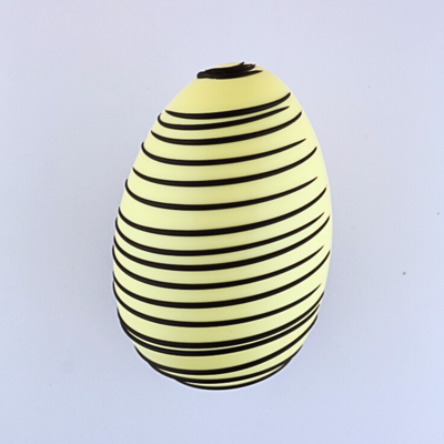 Chocolade paasei (hol) wit puur (350 gram) Chocolade paasei (hol) wit puur (350 gram)