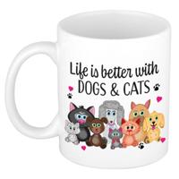 Cadeau koffie/thee mok - life is better with cats and dogs - wit - 300 ml - keramiek - huisdieren