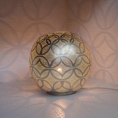 Tafellamp Ball Circles Medium Silver | ZENZA HOME | Lamp kopen | ZENZA HOME | Lamp kopen | ZENZA HOME | Lamp kopen | ZENZA HOME | Lamp kopen | ZENZA |