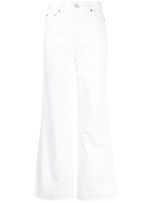 GANNI Katoenen jeans met logoplakkaat - Wit GANNI Katoenen jeans met logoplakkaat - Wit