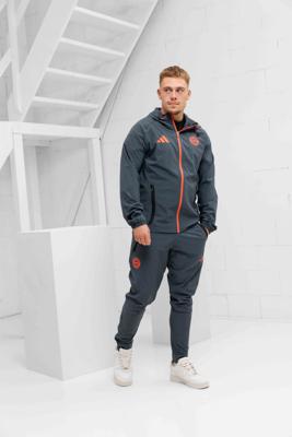 F.C. Bayern München Vis Tech Trainingspak Senior 2025/2026 - Maat XL - Kleur: OranjeGrijs | Soccerfanshop