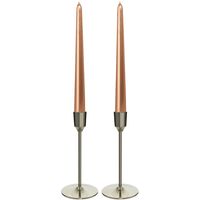 Kandelaars 2x aluminium zilver 15 cm met 12x rose gouden dinerkaarsen