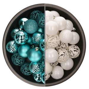 74x stuks kunststof kerstballen mix van wit en turquoise blauw 6 cm