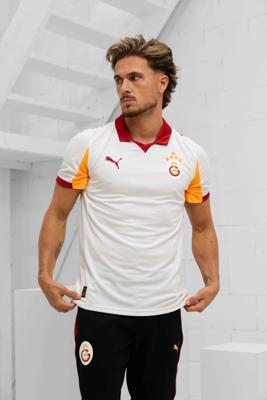 Galatasaray Shirt Uit Senior 2025/2026 - Maat S - Kleur: RoodWitOranje | Soccerfanshop Galatasaray Shirt Uit Senior 2025/2026 - Maat S - Kleur: RoodWitOranje | Soccerfanshop