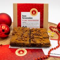 Tiramisu Brownie - 6 Brownies Per Post - Brievenbus Pakket - Box Brownies - Kerst Cadeau - Kerstmis - Wintersmaken - Geschenk - Feest - Gratis Kaartje