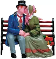 Lemax the kiss kerstdorp figuur type 3 Caddington Village 2007