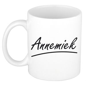 Naam cadeau mok / beker Annemiek met sierlijke letters 300 ml