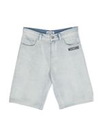 Moschino Kids bermuda en jean à logo imprimé - Bleu