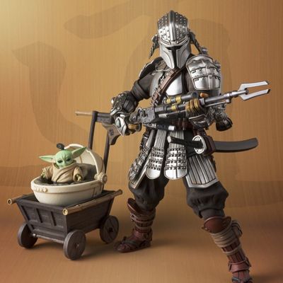 Star Wars: The Mandalorian - Ronin Mandalorian Beskar Armor and Grogu PVC Statue