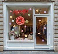 Moeder met rode klaproos etalage sticker