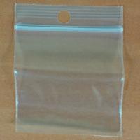 100 Gripzakjes 40x40 mm 50 micron met 5 mm gat 100 Gripzakjes 40x40 mm 50 micron met 5 mm gat