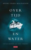 Over tijd en water (Paperback)