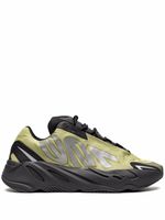 adidas Yeezy baskets YEEZY 700 MNVN 'Resin' - Jaune