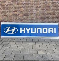 Hyundai Groot Plastic Reclamebord - 304 x 85cm - Origineel