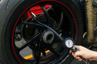 Bikeservice bandenvul- en meetapparaat
