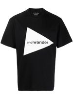 and Wander t-shirt en jersey à logo imprimé - Noir