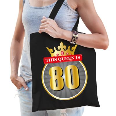 This Queen is 80 - verjaardag cadeau tasje - zwart - voor dames - shopper - 10 liter