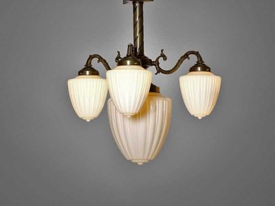 Kroonluchter Liverpool antiek brons wit glas