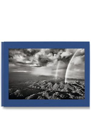 TASCHEN livre Amazon par Sebastian Salgado - Bleu