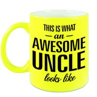 Awesome uncle / oom fluor gele cadeau mok / verjaardag beker 330 ml - feest mokken - thumbnail