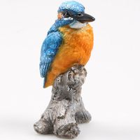 Huis/tuin deco vogel beeldje - ijsvogel - op boomstronk - polystone - 7 x 11 cm