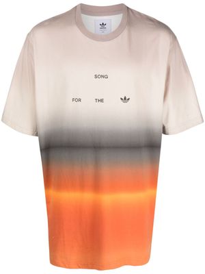 adidas x Song for the Mute T-shirt met kleurverloop - Grijs