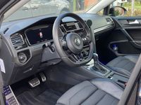 Dieptereiniging bekleding van je auto door The Steam Factory - thumbnail