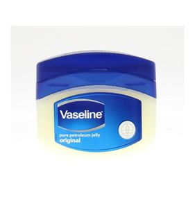 Petroleum jelly creme