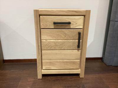 Groove nachtkast 1-lade/1-deur Showmodel 2 stuks