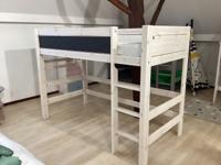 Lifetime Hoogslaper 152 cm whitewash met krijtbord front. (4619) Dit betreft een model wat in onze winkel heeft gestaan.