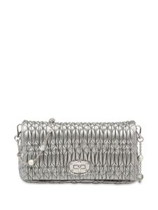 Miu Miu sac porté épaule Miu à design matelassé - Gris