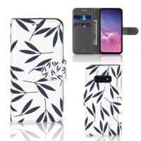 Samsung Galaxy S10e Hoesje Leaves Blue