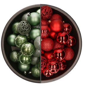 74x stuks kunststof kerstballen mix van salie groen en rood 6 cm