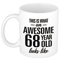 Awesome 68 year cadeau mok / verjaardag beker 300 ml   -
