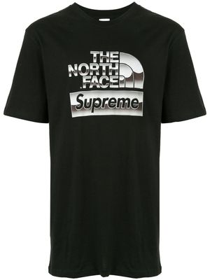 Supreme t-shirt TNF à logo métallisé - Noir