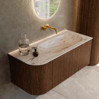 Badmeubel Mondiaz Kurve-Dlux | 105 cm | Meubelkleur Walnut | Wastafelkleur Nata | Solid surface | Wasbak rechter zijde spoelbak | Zonder kraangat(en)