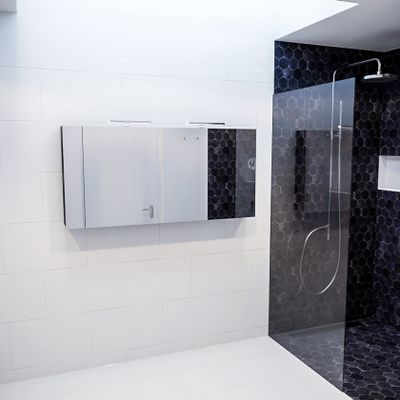 Spiegelkast Vico Cube | 150x70 cm | 3 Deuren | Zonder verlichting | Zwart