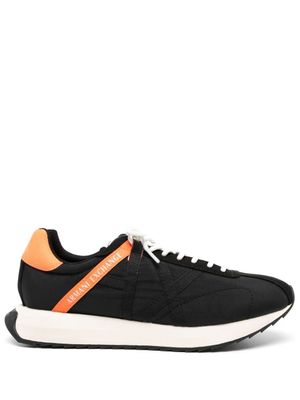 Armani Exchange baskets à logo latéral imprimé - Noir