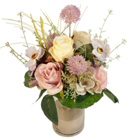 Boeket kunstbloemen inclusief glazen vaas.