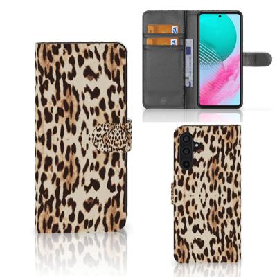 Samsung Galaxy M54 | Telefoonhoesje | Met pasjeshouder | Leopard
